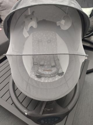 Mecedora bebé con mando y Bluetooth
