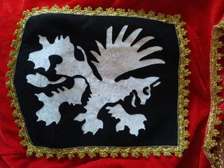 Disfraz Mosquetera Rojo y Dorado Talla M-L