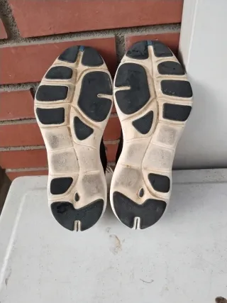 Zapatillas deportivas niña negras y blancas