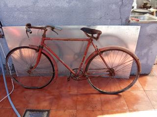 Bicicleta Clásica Roja Vintage
