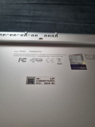 Ordenador portátil Asus VivoBook 14 X420U