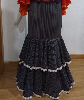 Falda flamenca con volantes