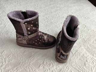 Oferta!!! Botas Skechers niña brillantina corazón.