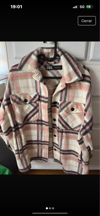 Cazadora Zara cuadros beige y rosa