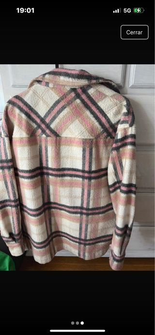Cazadora Zara cuadros beige y rosa