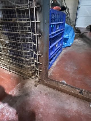 Puerta de hierro con rejas 84 x 210