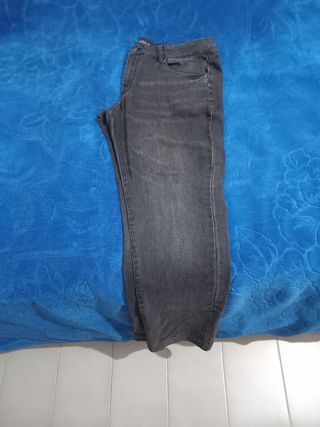Vaqueros INSIDE negros talla L