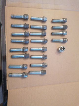 Tornillos para ruedas con espansores