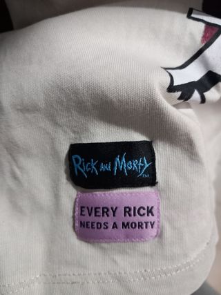 Camiseta Rick y Morty Bershka Talla L