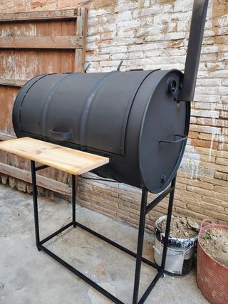 Barbacoa bidón metálico con mesa