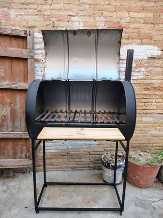 Barbacoa bidón metálico con mesa