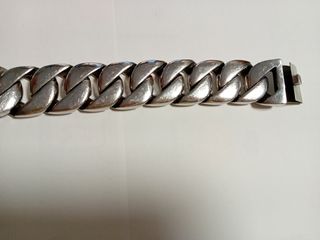 Pulsera de eslabones de metal plateado