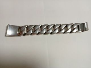 Pulsera de eslabones de metal plateado