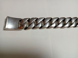 Pulsera de eslabones de metal plateado