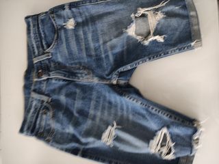 Bermudas vaqueras rotas talla 36