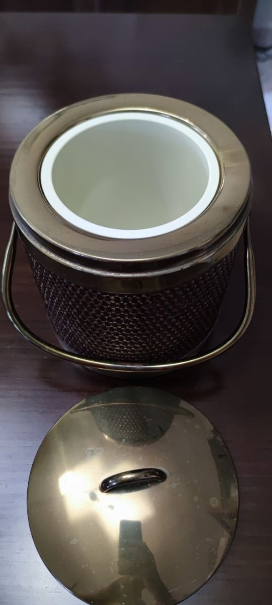 Cubitera madera y metal dorado