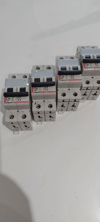 Interruptor magnetotermico Legrand C10