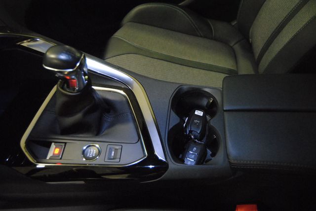 Peugeot 3008 GASOLINA 130 6V ALLURE PACK 2024