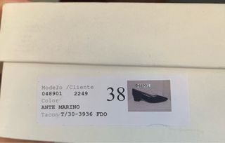 Zapatos Jhesu ante marino tacón sensato