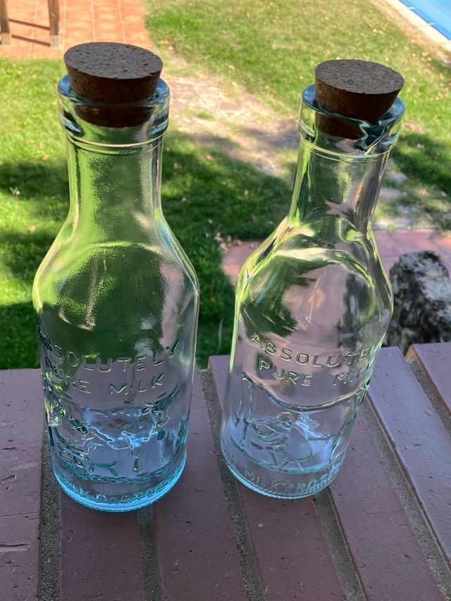 Bottiglie per il latte in vetro con tappo in sughero