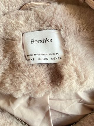 Chaqueta pelo Bershka rosa palo Talla XS
