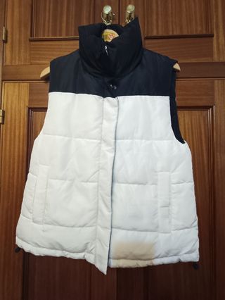 Chaleco reversible cremallera y corchetes