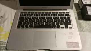 Apple MacBook Air Mediados 2011 (Plata) A1369