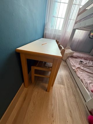 Pupitre infantil con silla