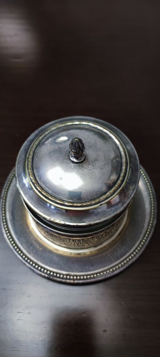 Bombonera cristal y metal plateado