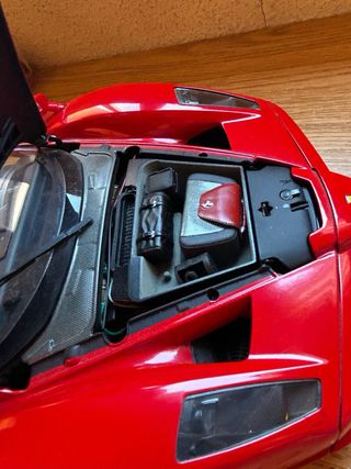 Maqueta Ferrari Enzo 1/10