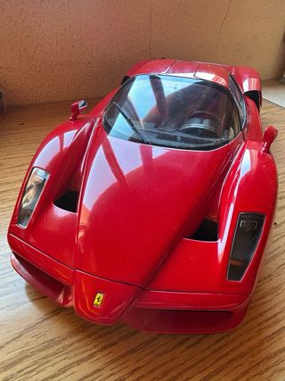Maqueta Ferrari Enzo 1/10