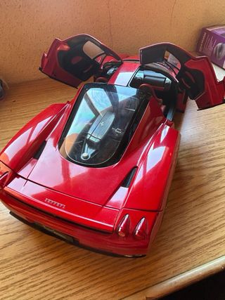 Maqueta Ferrari Enzo 1/10