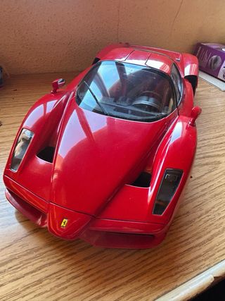 Maqueta Ferrari Enzo 1/10