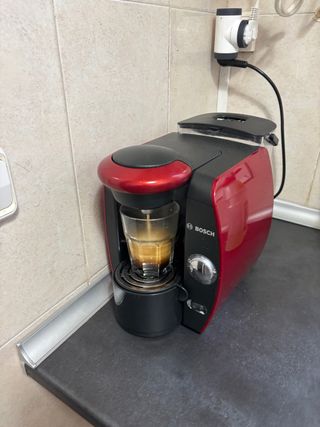 Cafetera Tassimo Bosch Roja