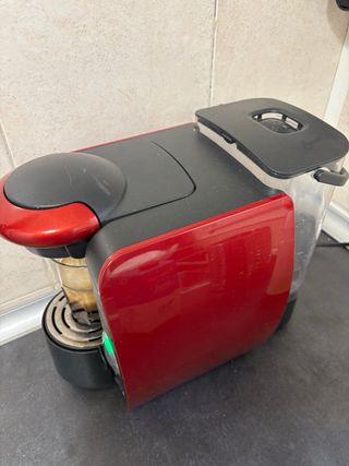 Cafetera Tassimo Bosch Roja