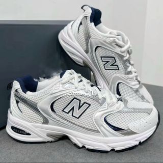 New Balance 530 Plata y Blanco