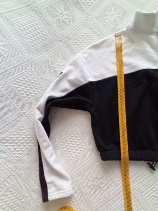 Sudadera Adidas Crop Top Blanco y Negro