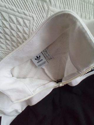 Sudadera Adidas Crop Top Blanco y Negro