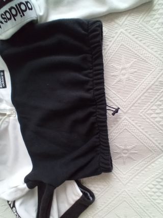 Sudadera Adidas Crop Top Blanco y Negro