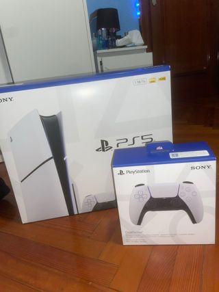 PS5 Nueva + 2 Mandos + 2 Juegos