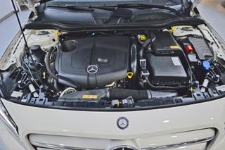 MERCEDES-BENZ GLA 220 CDI 4-MATIC AUTOM