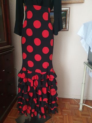 Falda flamenca lunares rojo y negro