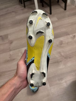 Botas de fútbol Nike Phantom NUEVAS (1 USO) T44,5