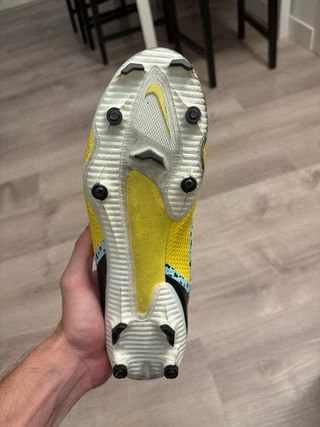 Botas de fútbol Nike Phantom NUEVAS (1 USO) T44,5