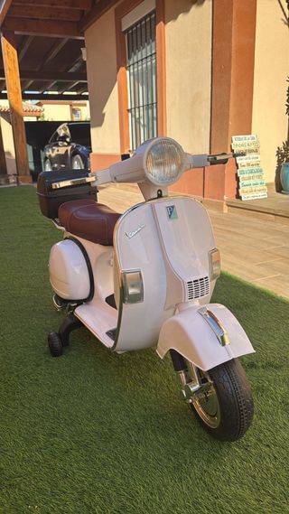 Vespa Infantil Eléctrica Blanca