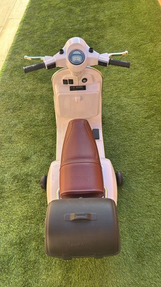 Vespa Infantil Eléctrica Blanca
