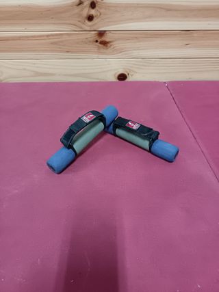 Pesas de mano 1kg. Agarre ajustable.