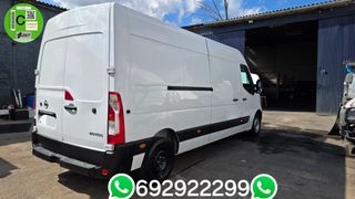 Nissan NV400 2021