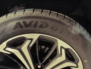 4 Neumáticos Yokohama Avid GT 235/55 R19 101V