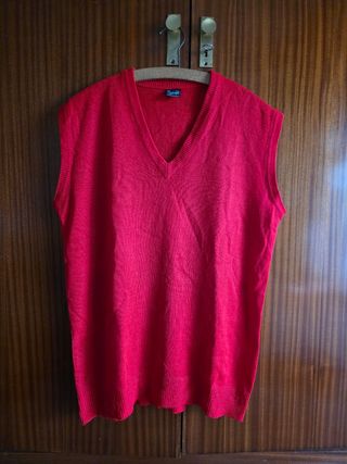 Chaleco de punto rojo, marca Zapata